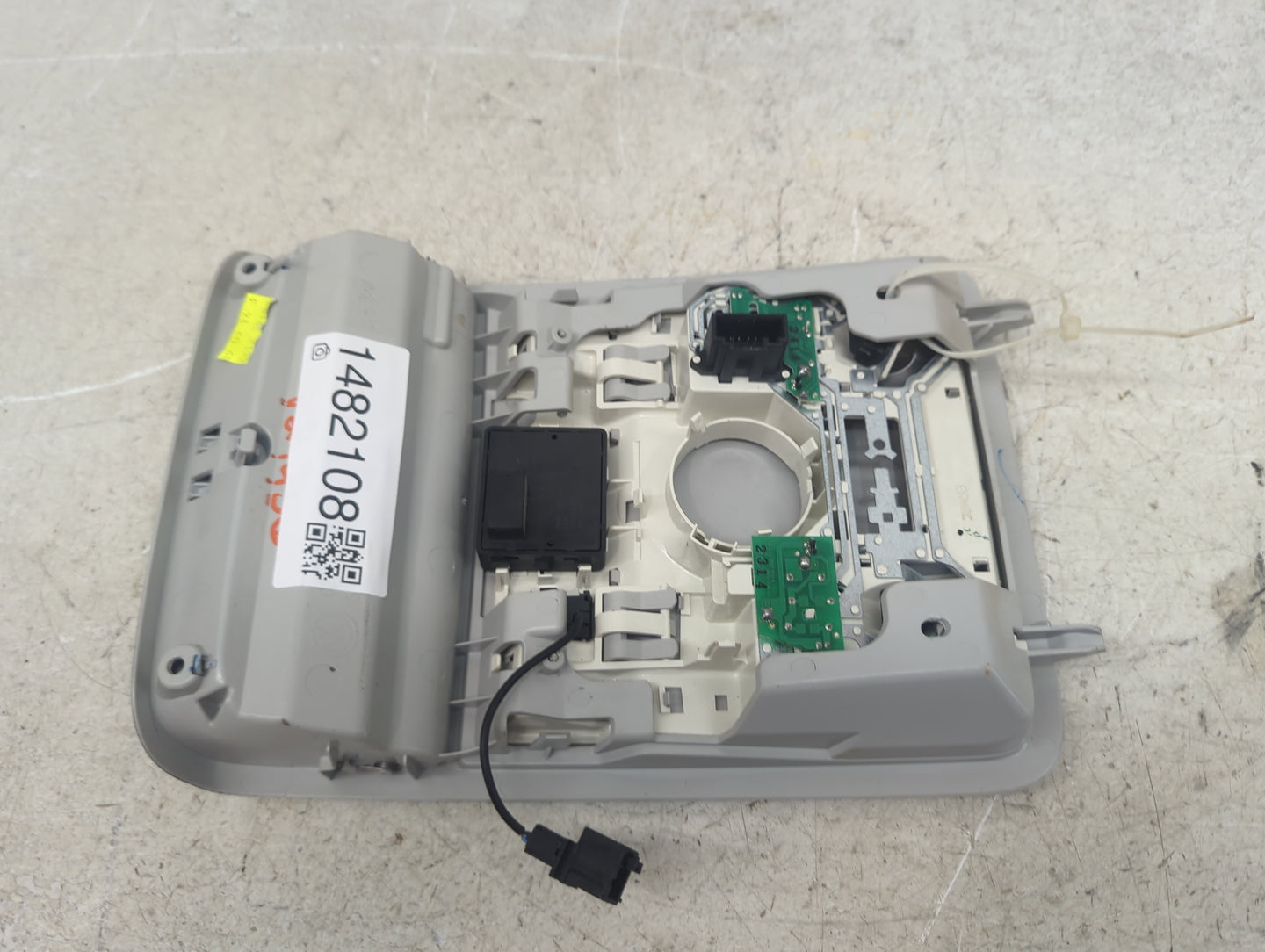 2013-2015 Volkswagen Passat Overhead Roof Console Gray 1482108 - Oemusedautoparts1.com