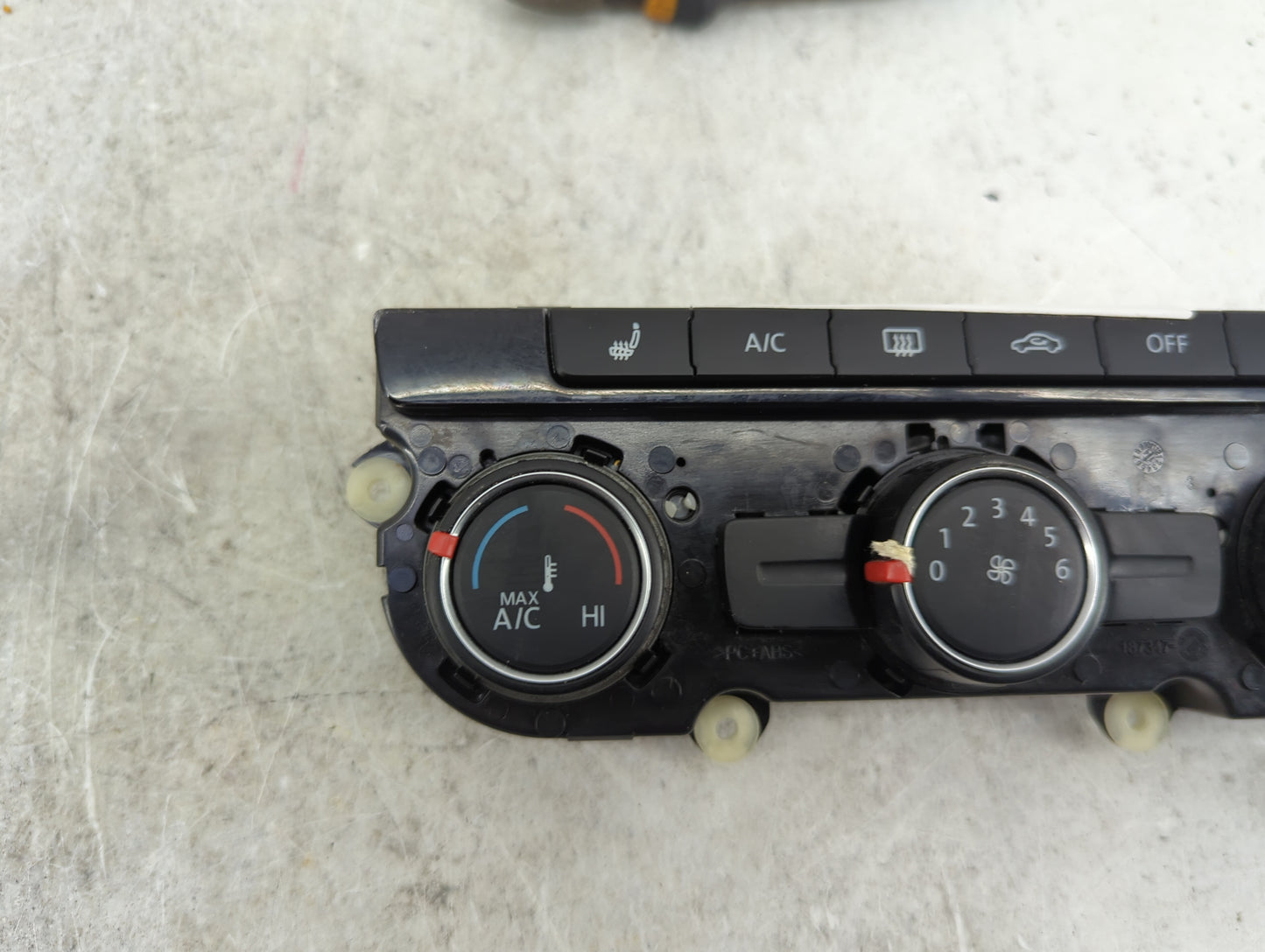2013-2015 Volkswagen Passat Climate Control Module Temperature AC/Heater Replacement P/N:5HB010179-01 Fits Fits 2013 2014 20