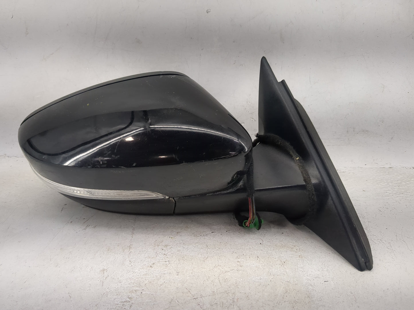 2013-2015 Volkswagen Passat Passenger Side View Mirror - Right Door Mirror OEM Used - Oemusedautoparts1.com