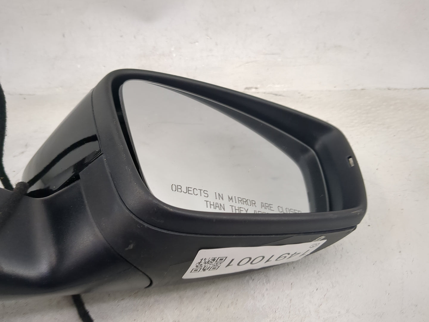2013-2015 Volkswagen Passat Passenger Side View Mirror - Right Door Mirror OEM Used - Oemusedautoparts1.com
