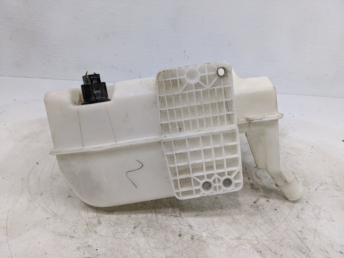 2012-2020 Volkswagen Passat Windshield Washer Fluid Reservoir Bottle Oem - Oemusedautoparts1.com