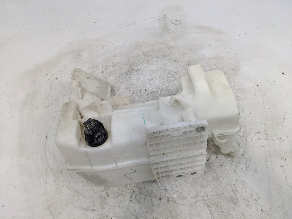 2012-2020 Volkswagen Passat Windshield Washer Fluid Reservoir Bottle Oem - Oemusedautoparts1.com