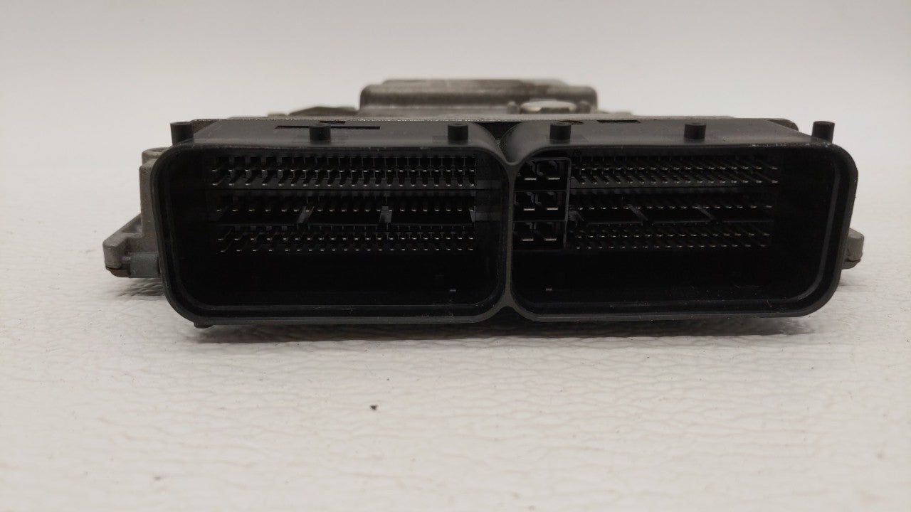 2015 Volkswagen Passat PCM Engine Control Computer ECU ECM PCU OEM P/N:06K 906 071 J 06K 907 425 C Fits OEM Used Auto Parts 