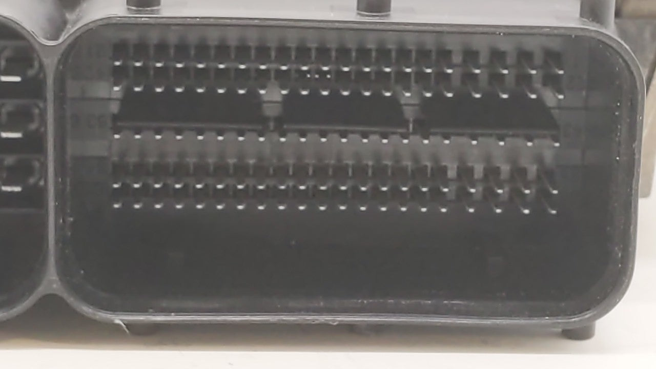 2015 Volkswagen Passat PCM Engine Control Computer ECU ECM PCU OEM P/N:06K 906 071 J 06K 907 425 C Fits OEM Used Auto Parts 