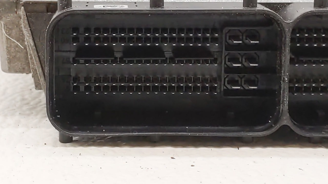 2015 Volkswagen Passat PCM Engine Control Computer ECU ECM PCU OEM P/N:06K 906 071 J 06K 907 425 C Fits OEM Used Auto Parts 