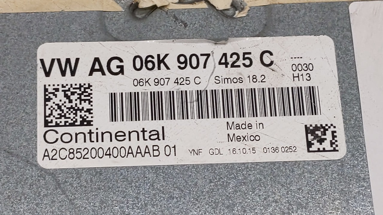 2015 Volkswagen Passat PCM Engine Control Computer ECU ECM PCU OEM P/N:06K 906 071 J 06K 907 425 C Fits OEM Used Auto Parts 