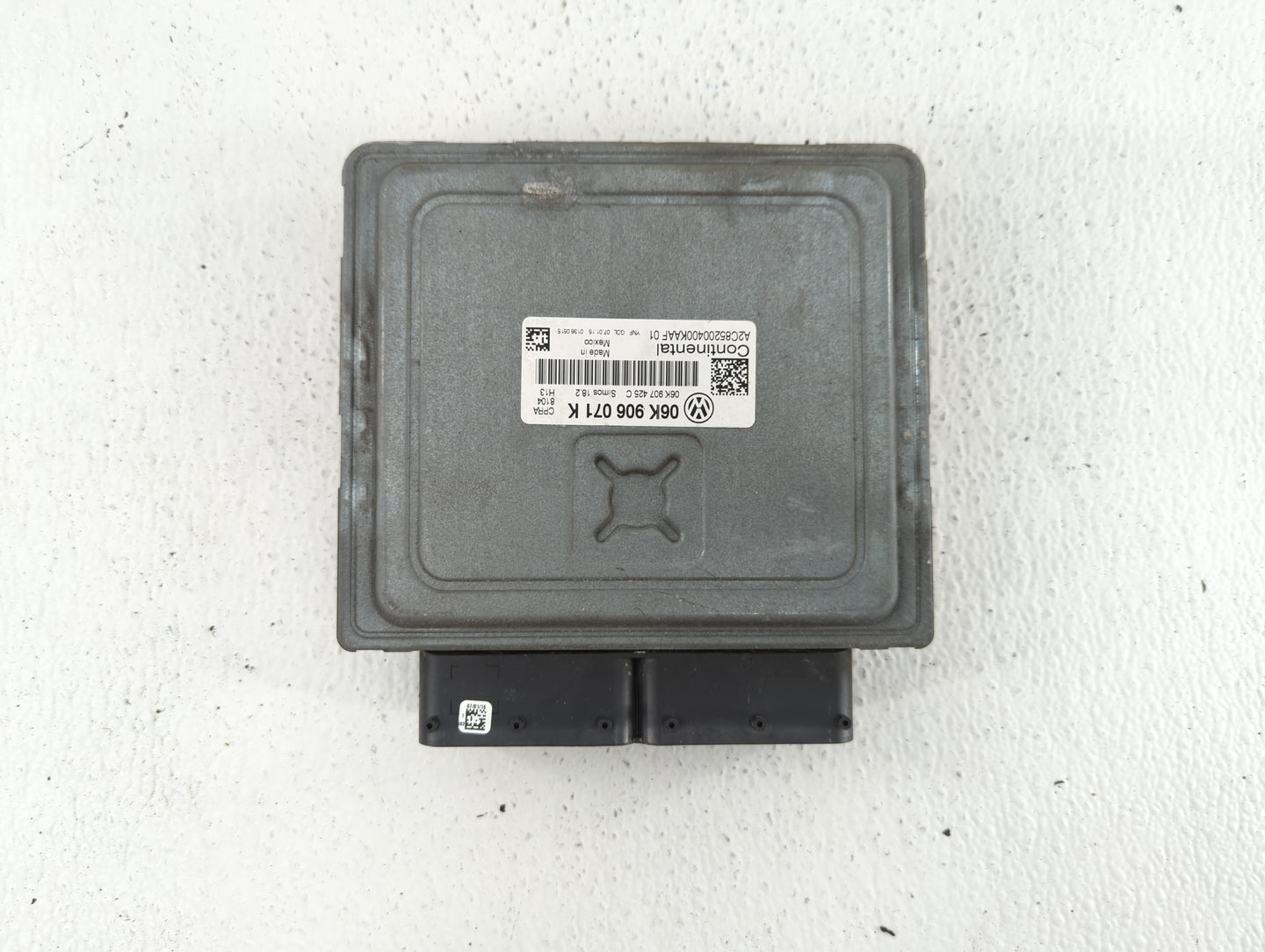 2015 Volkswagen Passat PCM Engine Control Computer ECU ECM PCU OEM P/N:06K 906 071 K Fits OEM Used Auto Parts - Oemusedautop