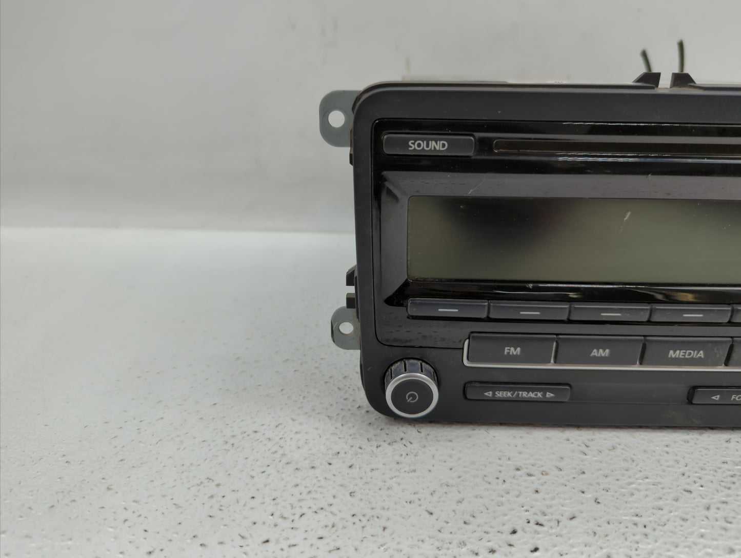 2012-2015 Volkswagen Passat Am Fm Cd Player Radio Receiver - Oemusedautoparts1.com