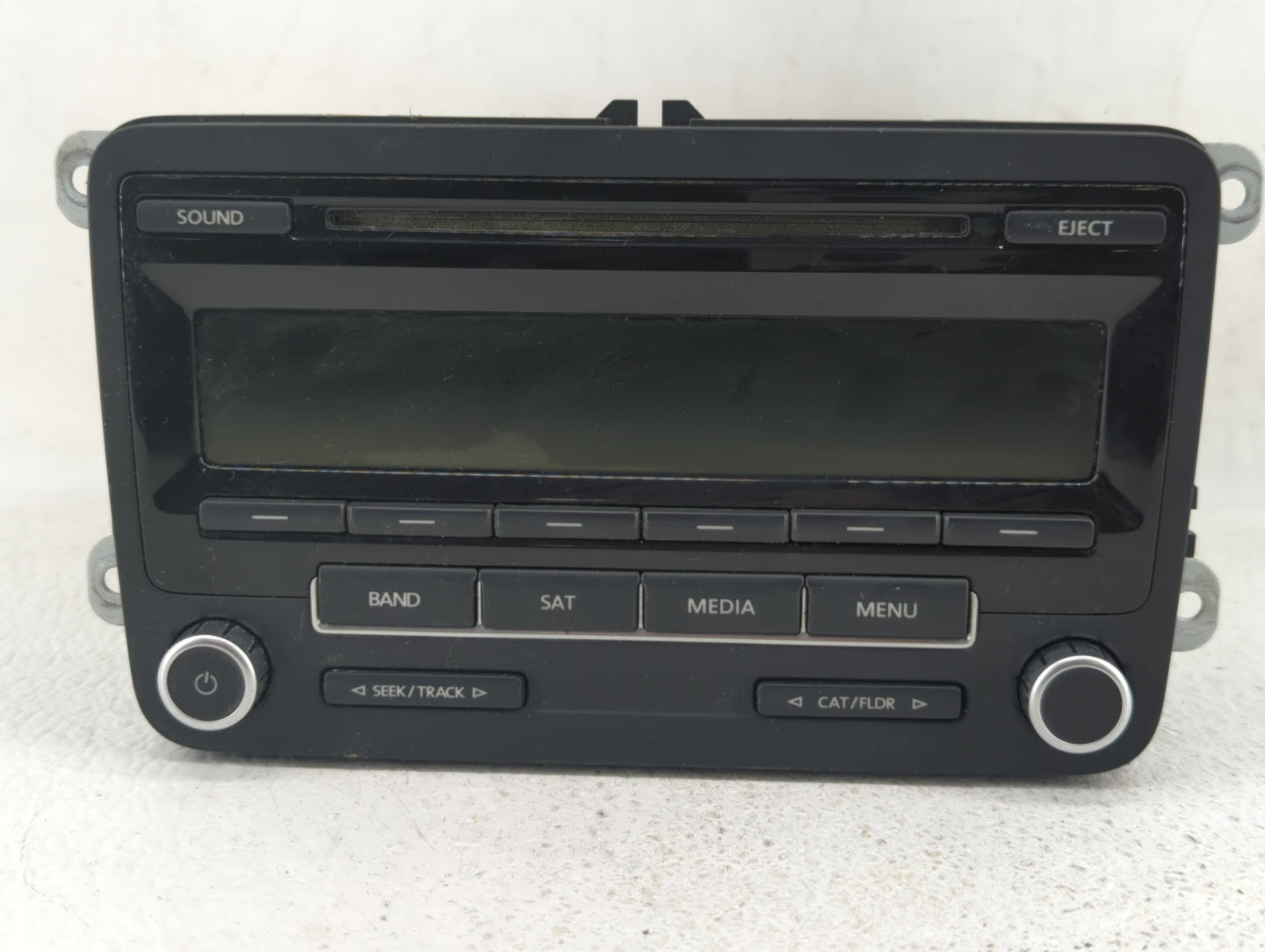 2012-2015 Volkswagen Passat Am Fm Cd Player Radio Receiver - Oemusedautoparts1.com