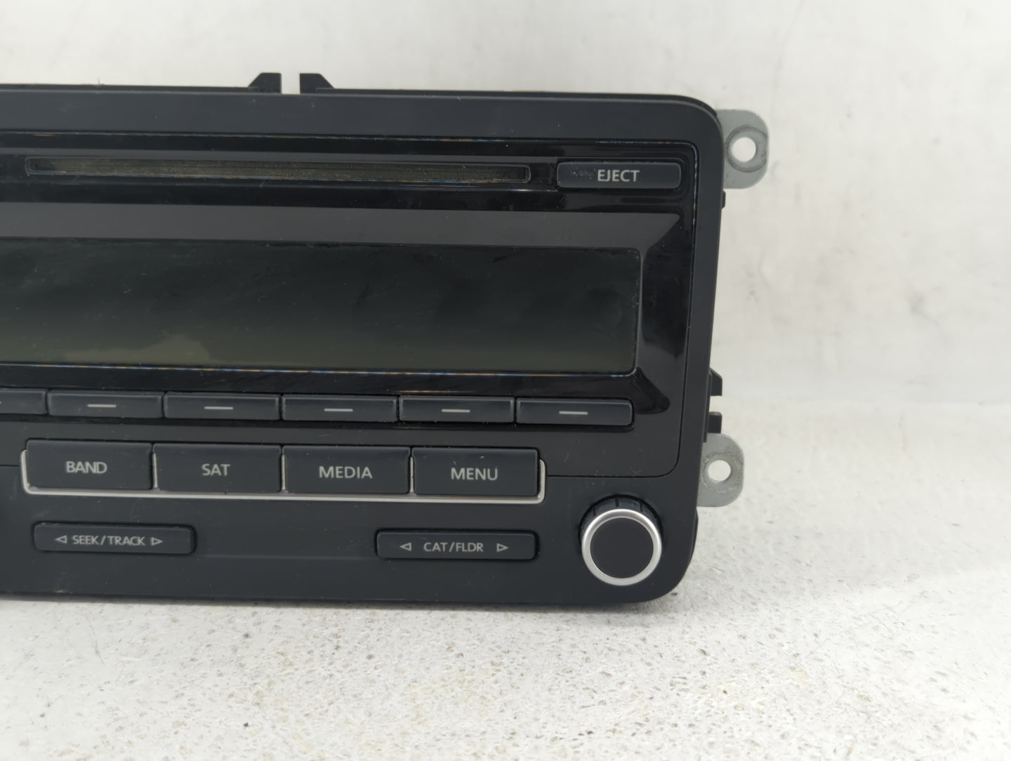 2012-2015 Volkswagen Passat Am Fm Cd Player Radio Receiver - Oemusedautoparts1.com