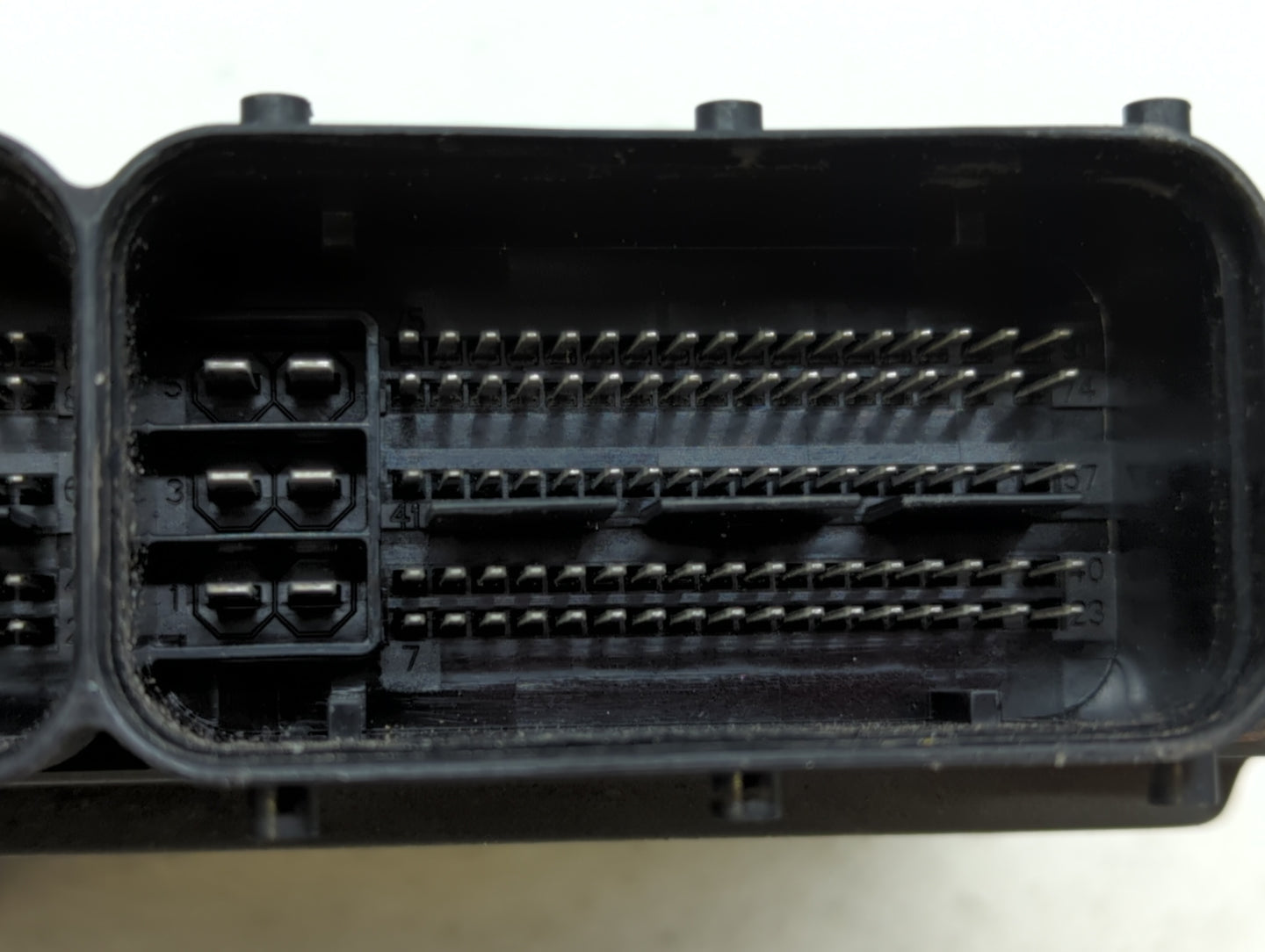 2015 Volkswagen Passat PCM Engine Control Computer ECU ECM PCU OEM P/N:06K 906 071 J 06K 907 425 C Fits OEM Used Auto Parts 