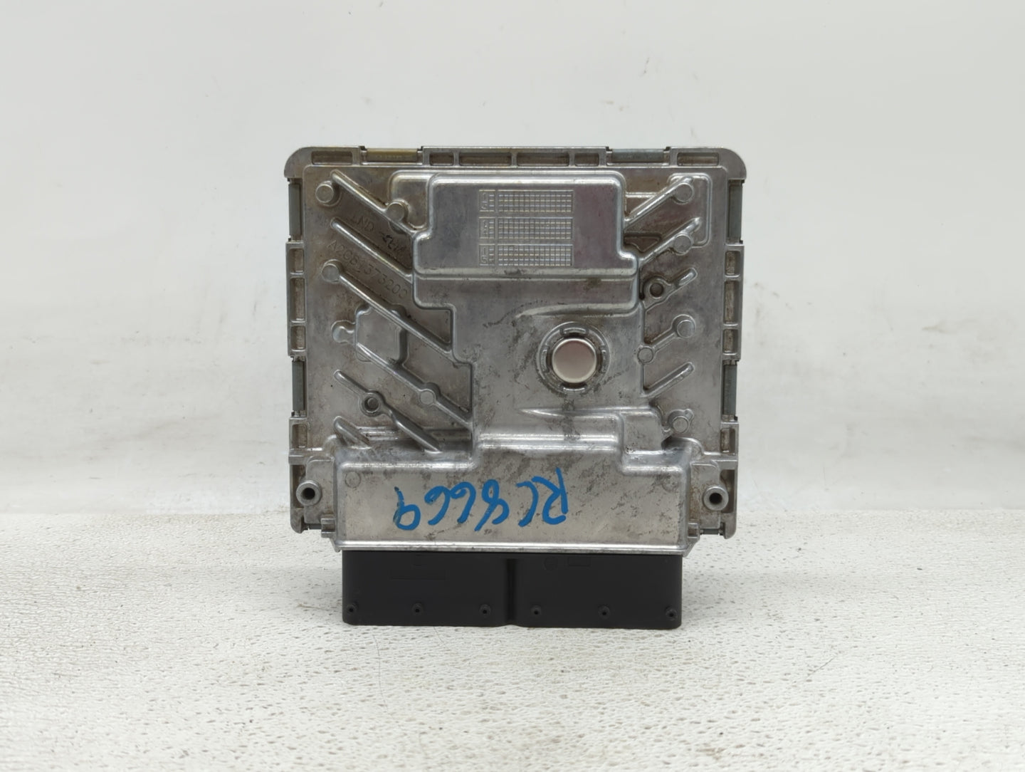 2015 Volkswagen Passat PCM Engine Control Computer ECU ECM PCU OEM P/N:06K 906 071 K Fits OEM Used Auto Parts - Oemusedautop