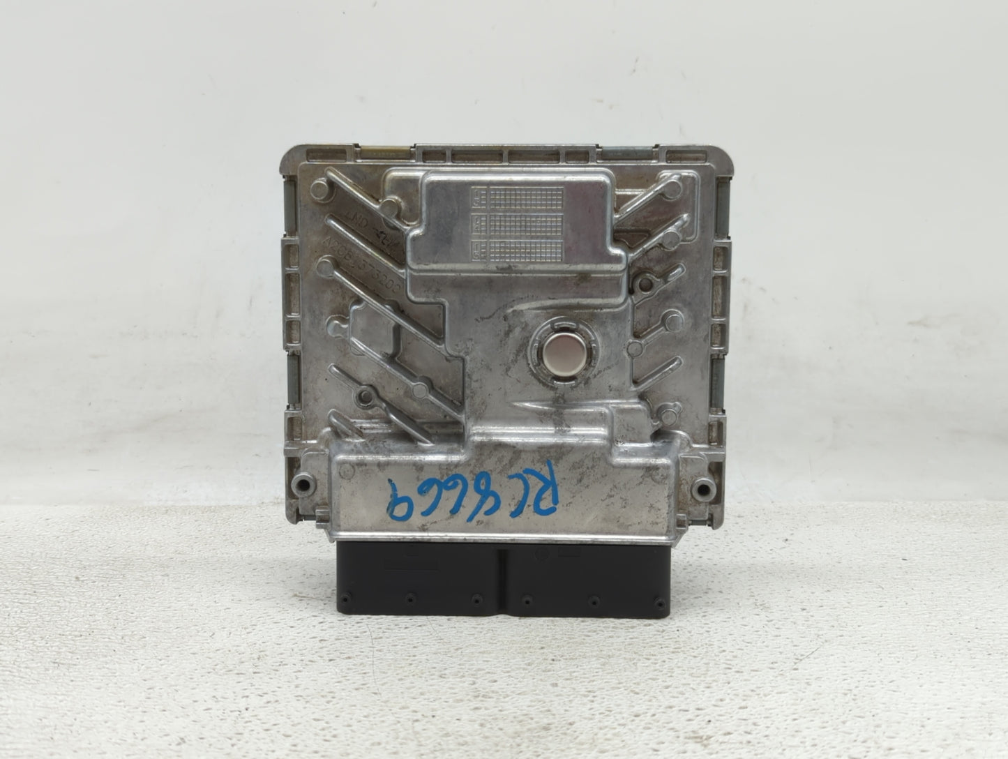 2015 Volkswagen Passat PCM Engine Control Computer ECU ECM PCU OEM P/N:06K 906 071 K Fits OEM Used Auto Parts - Oemusedautop