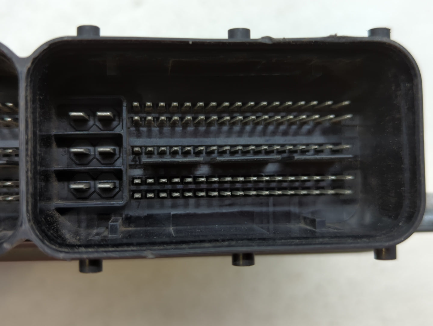 2015 Volkswagen Passat PCM Engine Control Computer ECU ECM PCU OEM P/N:06K 906 071 K Fits OEM Used Auto Parts - Oemusedautop