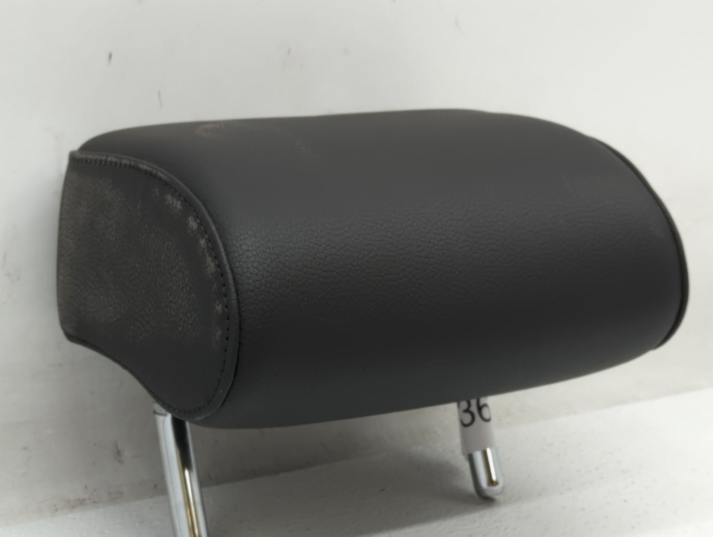 2012-2015 Volkswagen Passat Headrest Head Rest Rear Center Seat Fits Fits 2012 2013 2014 2015 OEM Used Auto Parts - Oemuseda