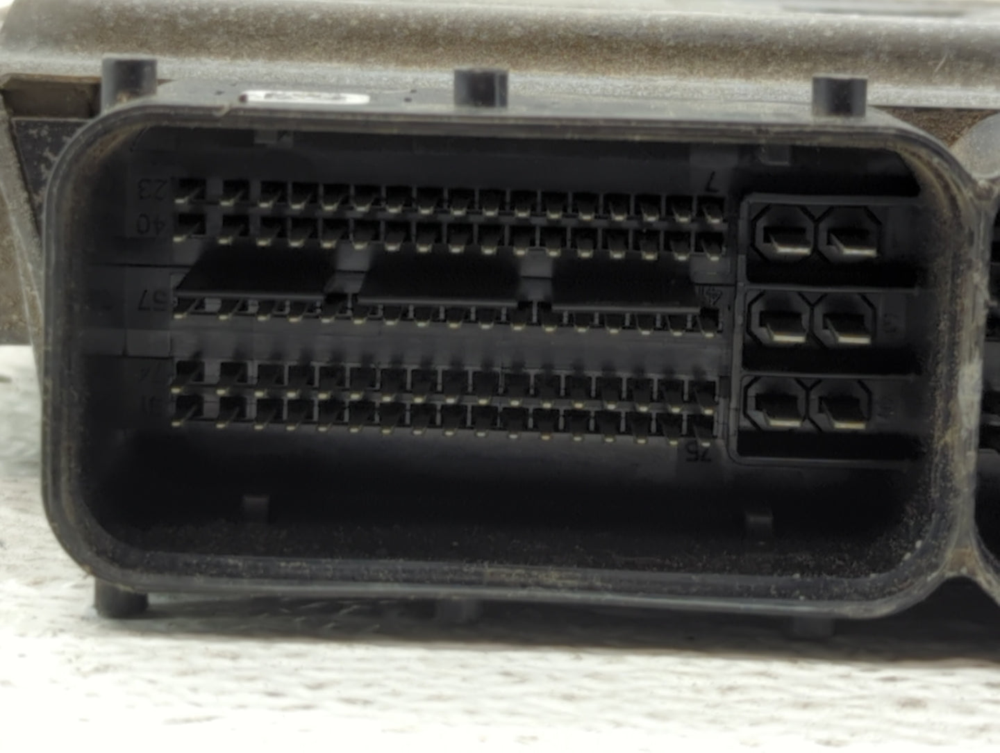 2015 Volkswagen Passat PCM Engine Control Computer ECU ECM PCU OEM P/N:06K 906 071 K Fits OEM Used Auto Parts - Oemusedautop