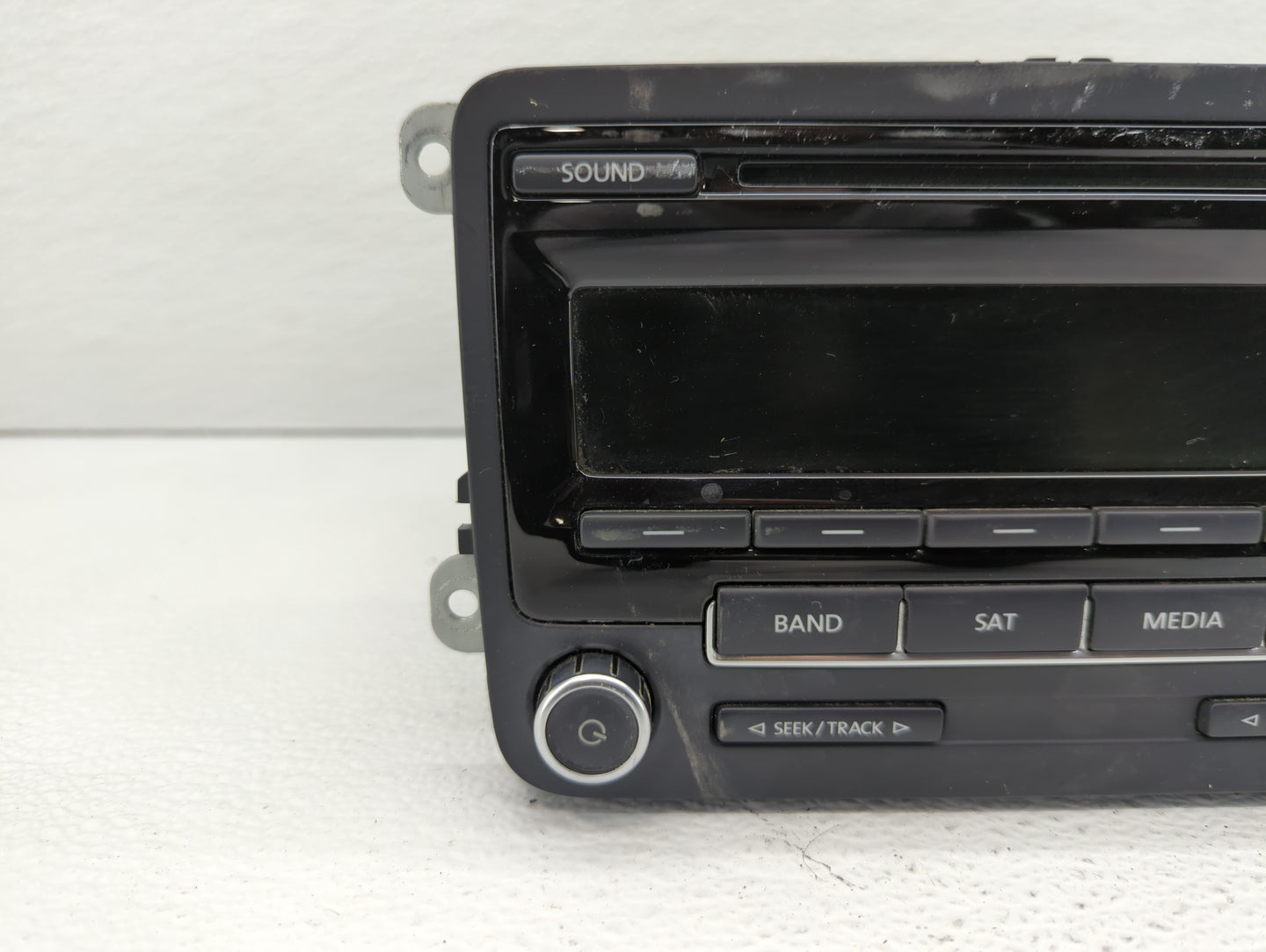 2012-2015 Volkswagen Passat Am Fm Cd Player Radio Receiver - Oemusedautoparts1.com