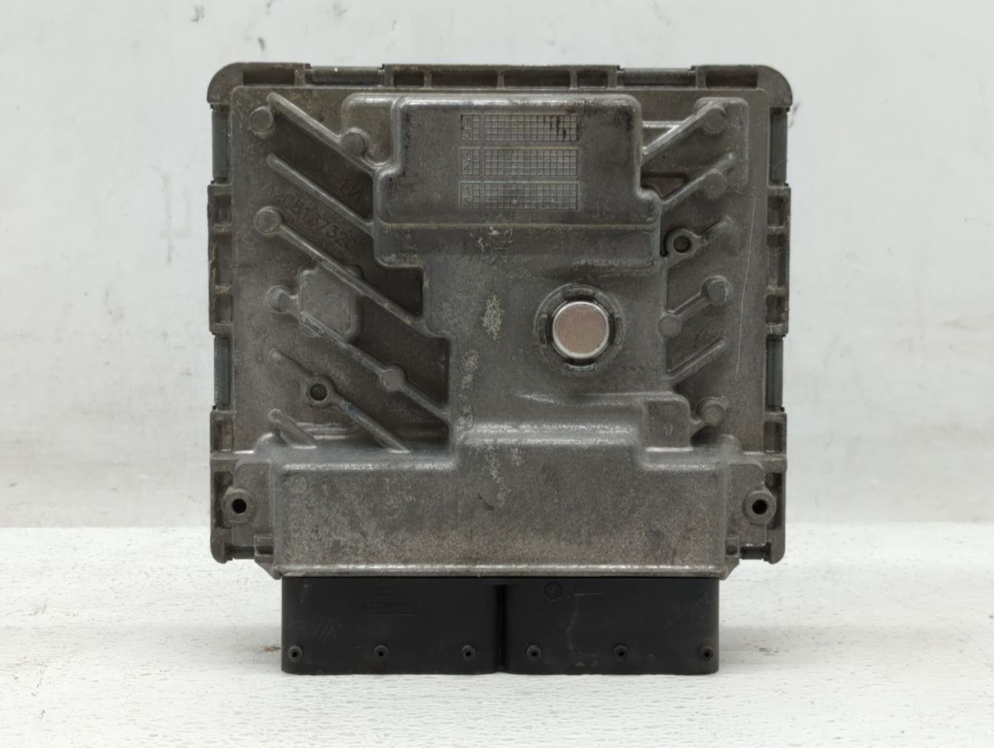 2015 Volkswagen Passat PCM Engine Control Computer ECU ECM PCU OEM P/N:06K 906 071 K Fits OEM Used Auto Parts - Oemusedautop