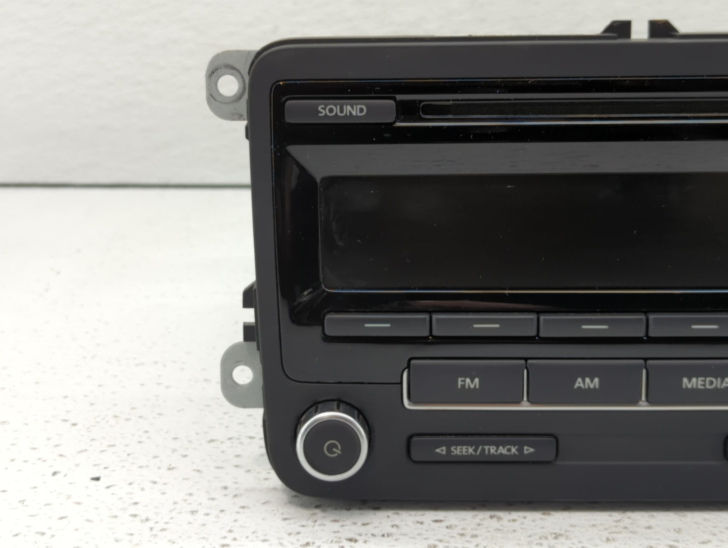 2012-2015 Volkswagen Passat Am Fm Cd Player Radio Receiver - Oemusedautoparts1.com