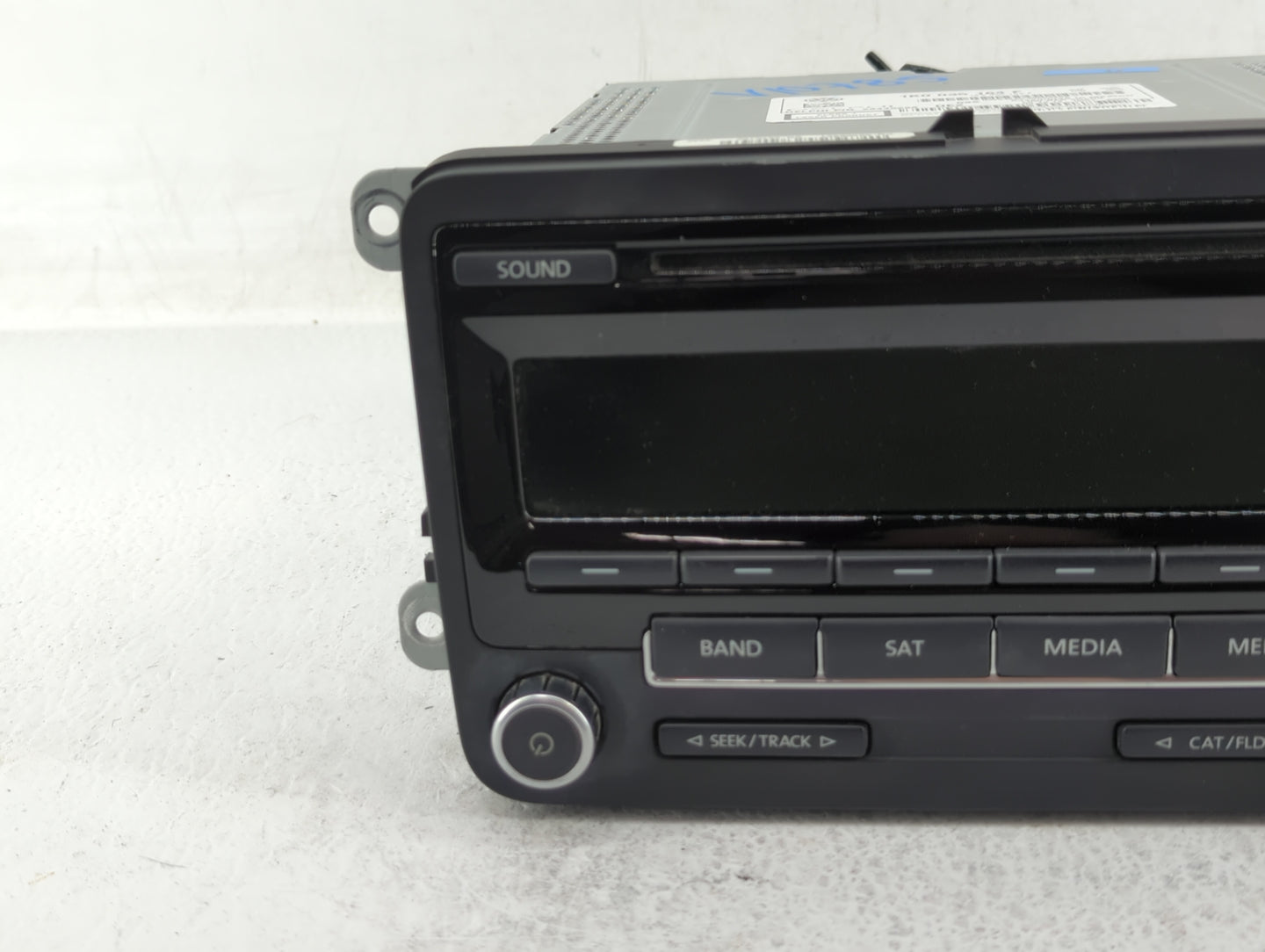 2012-2015 Volkswagen Passat Radio AM FM Cd Player Receiver Replacement P/N:1K0 035 164 D 1K0 035 164 F Fits OEM Used Auto Pa