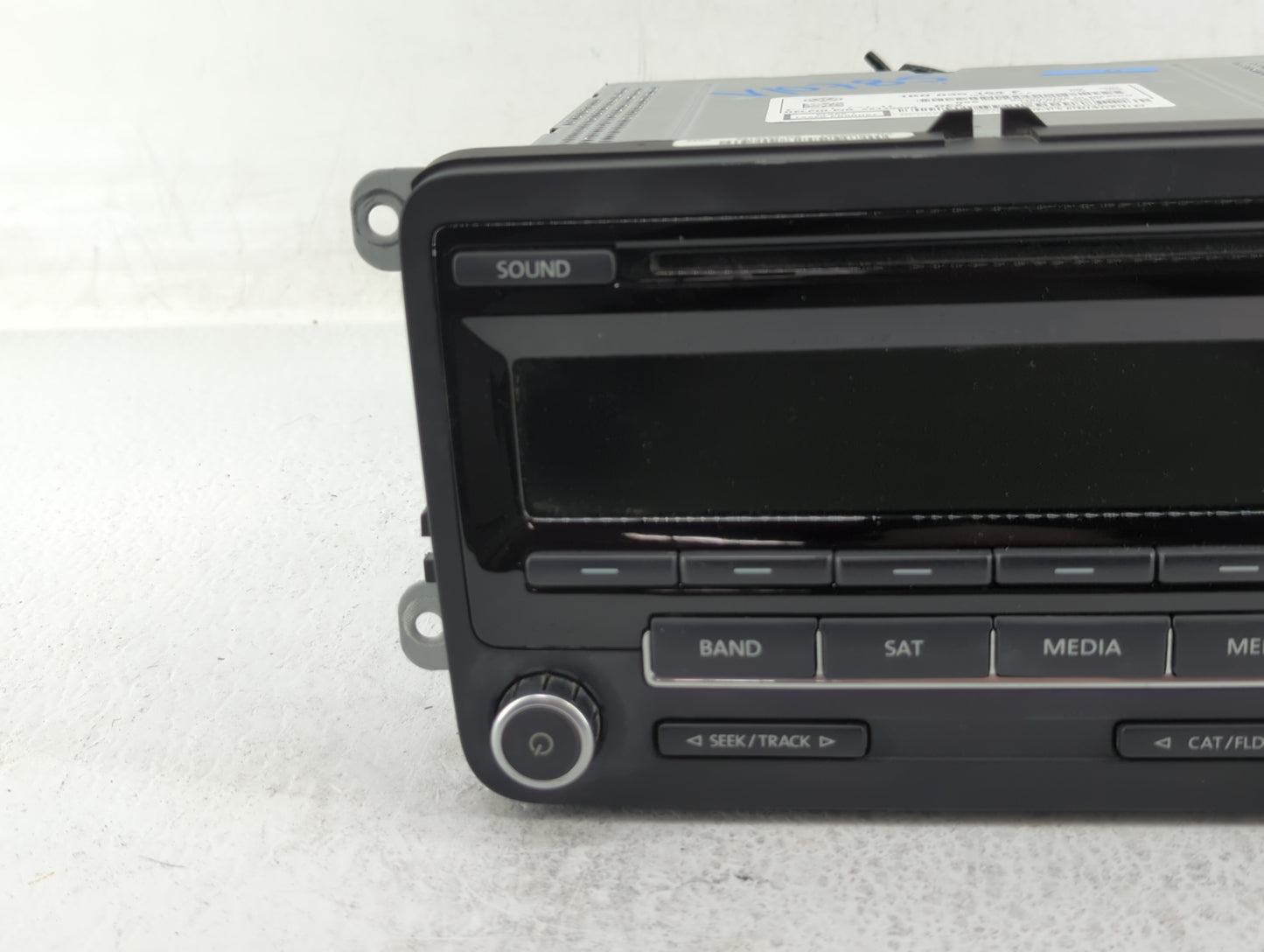 2012-2015 Volkswagen Passat Radio AM FM Cd Player Receiver Replacement P/N:1K0 035 164 D 1K0 035 164 F Fits OEM Used Auto Pa