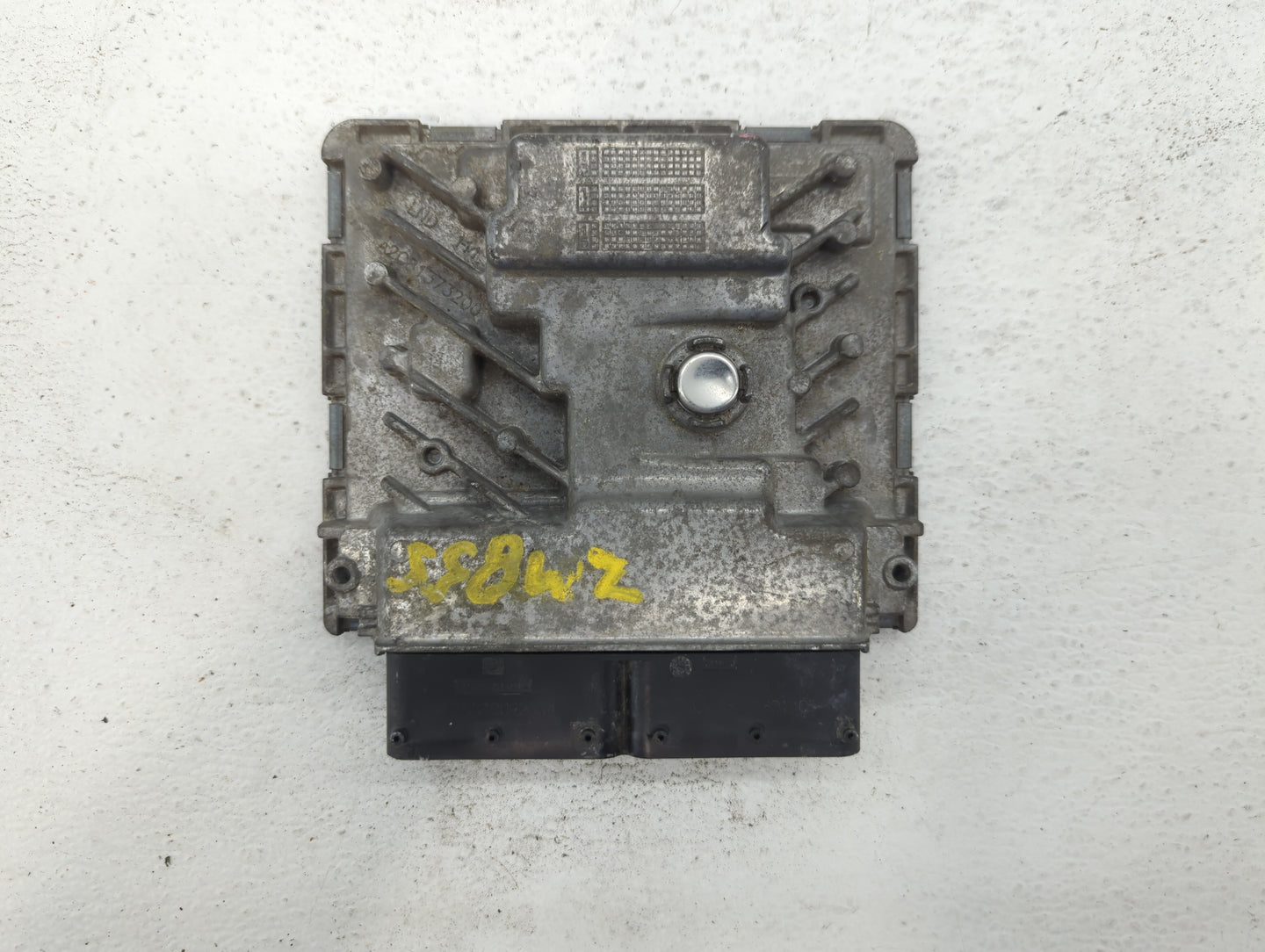 2015 Volkswagen Passat PCM Engine Control Computer ECU ECM PCU OEM P/N:06K 906 071 K Fits OEM Used Auto Parts - Oemusedautop
