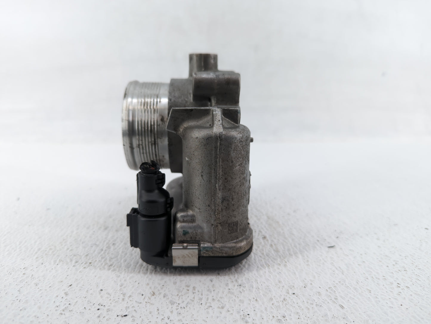 2014-2017 Volkswagen Passat Throttle Body P/N:06K 133 062 E Fits Fits 2014 2015 2016 2017 OEM Used Auto Parts - Oemusedautop