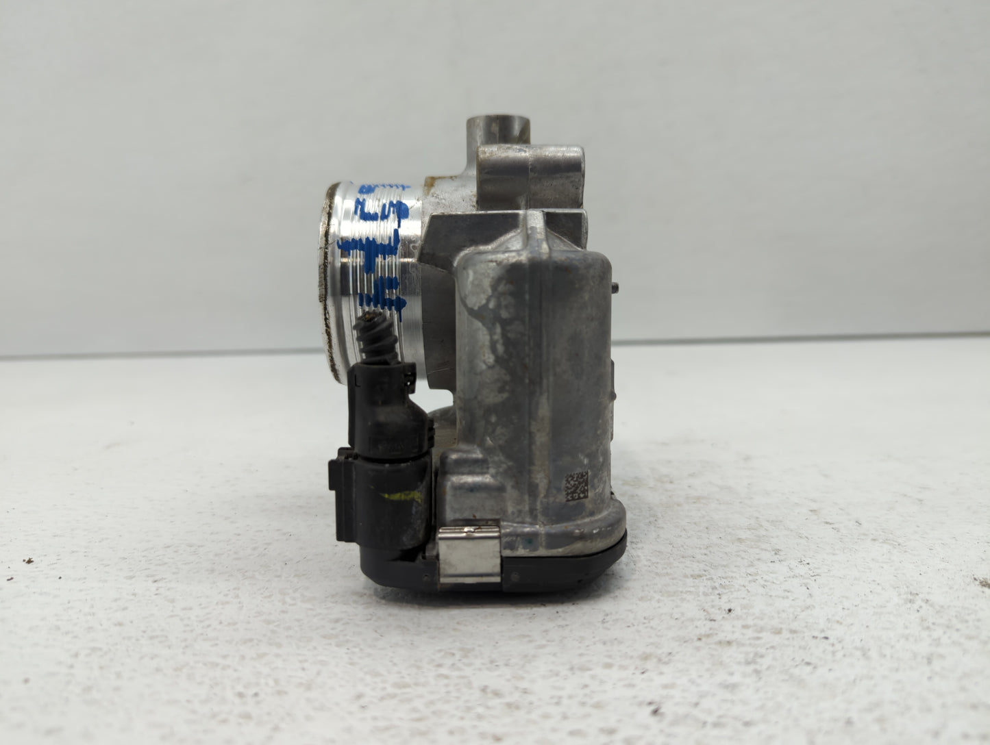 2014-2017 Volkswagen Passat Throttle Body P/N:06K 133 0+62 E Fits Fits 2014 2015 2016 2017 OEM Used Auto Parts - Oemusedauto