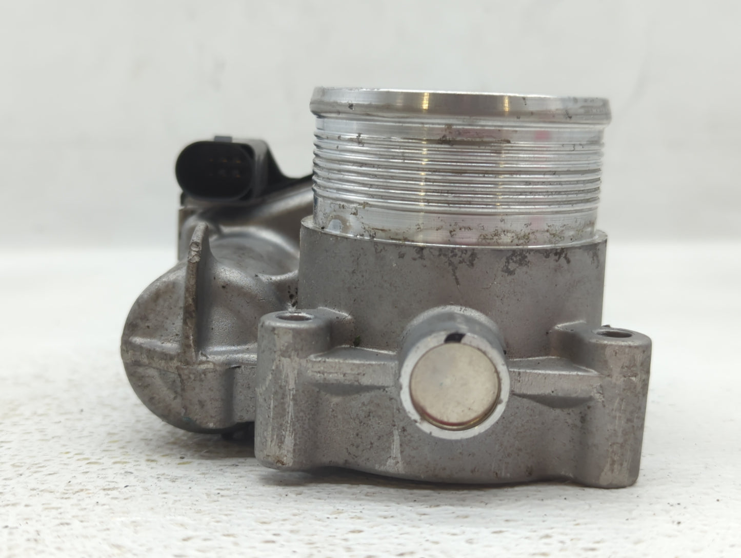 2014-2017 Volkswagen Passat Throttle Body P/N:06K 133 062 E Fits Fits 2014 2015 2016 2017 OEM Used Auto Parts - Oemusedautop