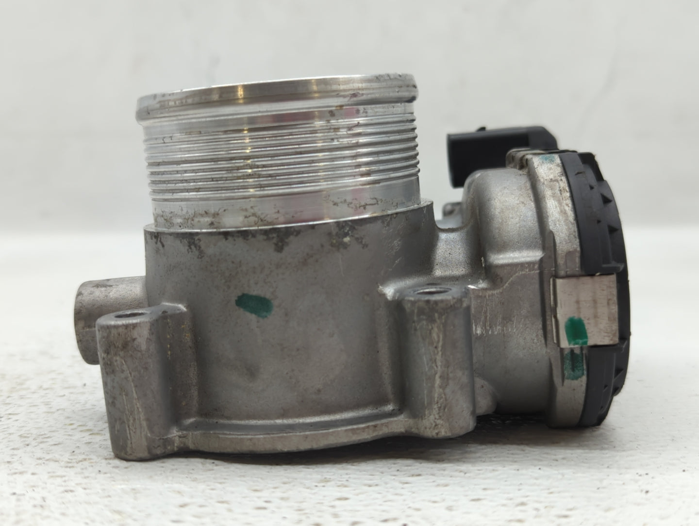 2014-2017 Volkswagen Passat Throttle Body P/N:06K 133 062 E Fits Fits 2014 2015 2016 2017 OEM Used Auto Parts - Oemusedautop