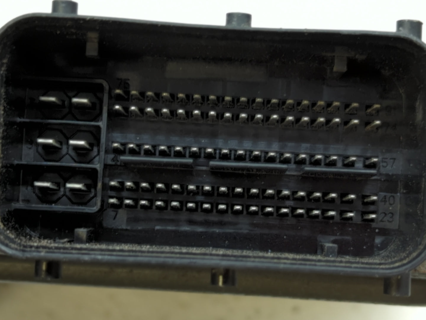 2015 Volkswagen Passat PCM Engine Control Computer ECU ECM PCU OEM P/N:06K 906 071 K Fits OEM Used Auto Parts - Oemusedautop