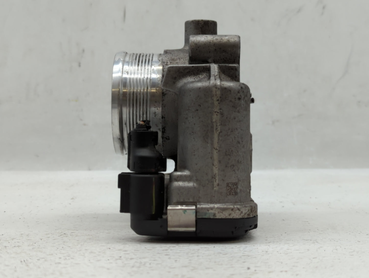 2014-2017 Volkswagen Passat Throttle Body P/N:06K 133 062 E Fits Fits 2014 2015 2016 2017 OEM Used Auto Parts - Oemusedautop