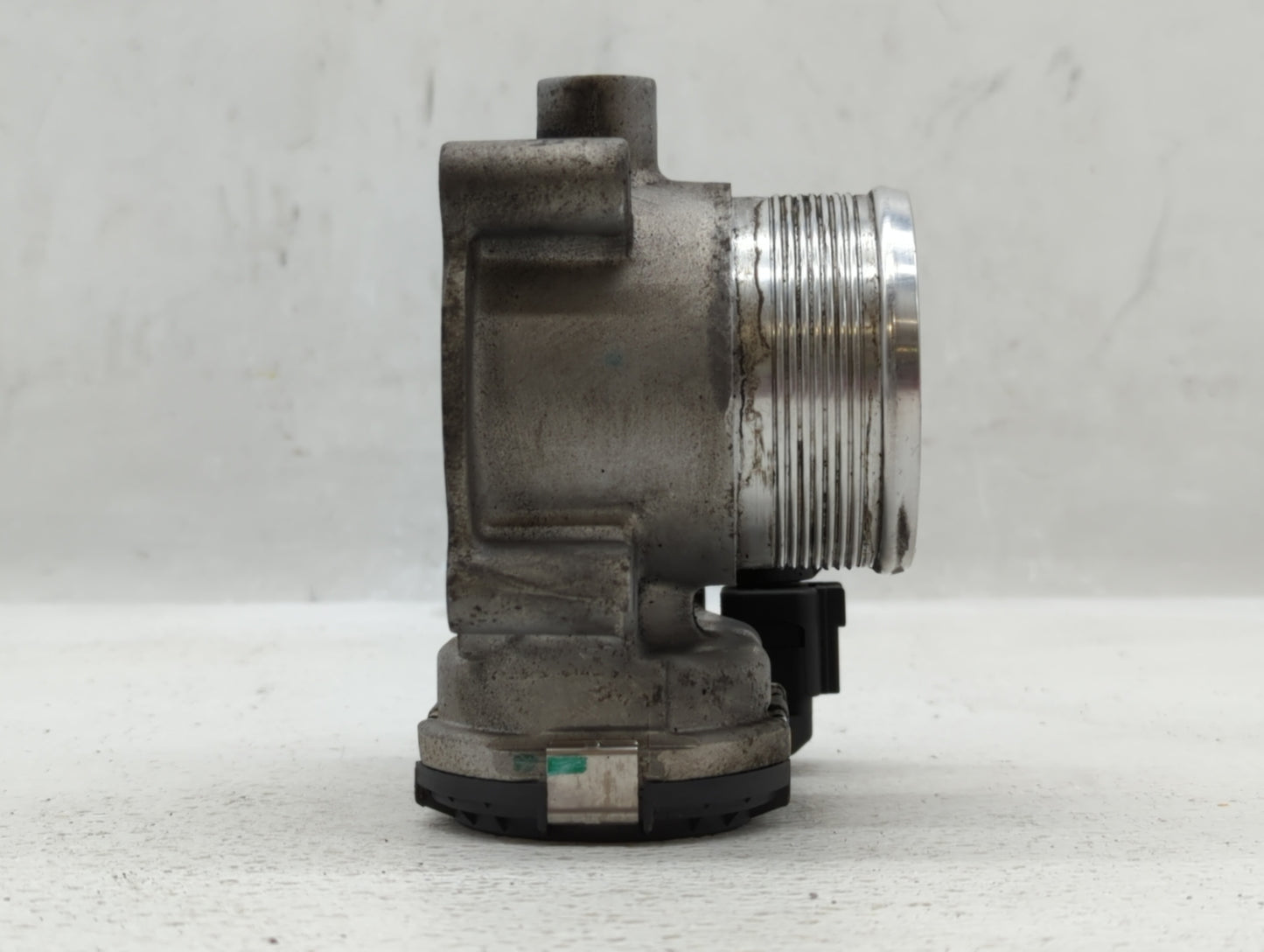 2014-2017 Volkswagen Passat Throttle Body P/N:06K 133 062 E Fits Fits 2014 2015 2016 2017 OEM Used Auto Parts - Oemusedautop