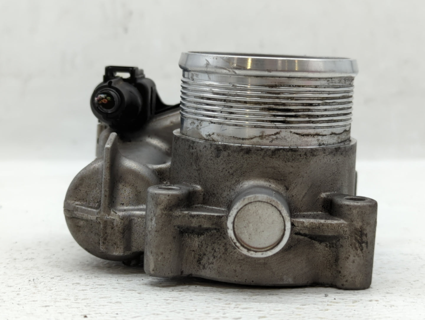 2014-2017 Volkswagen Passat Throttle Body P/N:06K 133 062 E Fits Fits 2014 2015 2016 2017 OEM Used Auto Parts - Oemusedautop