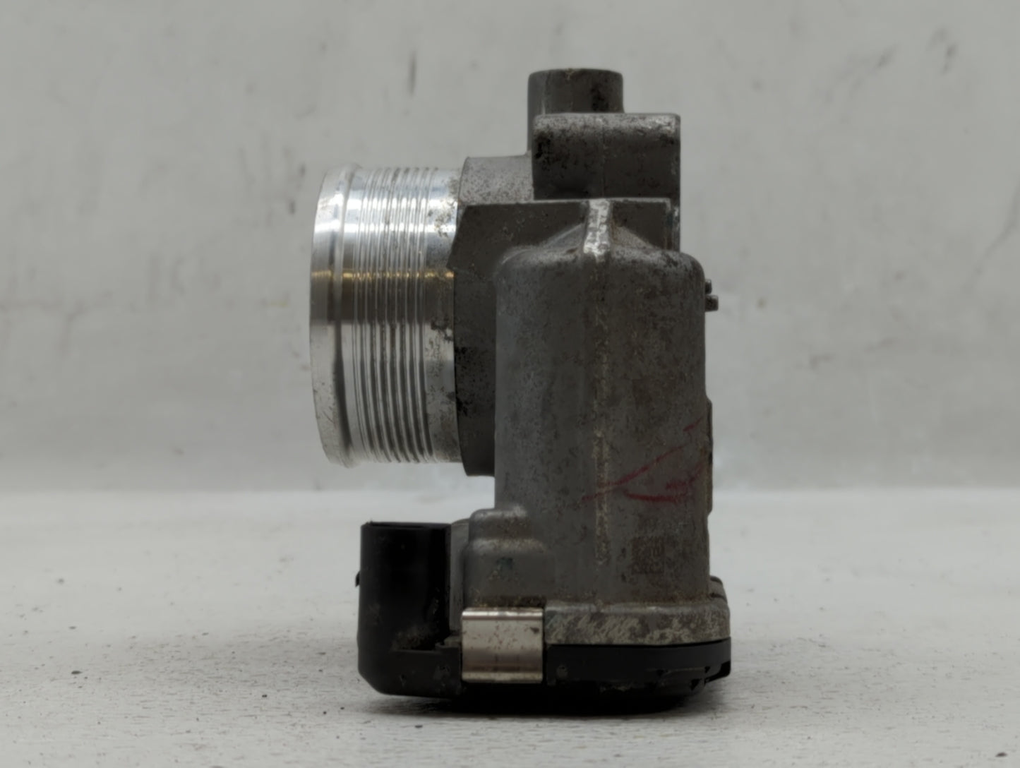 2014-2017 Volkswagen Passat Throttle Body P/N:06K 133 062 E Fits Fits 2014 2015 2016 2017 OEM Used Auto Parts - Oemusedautop