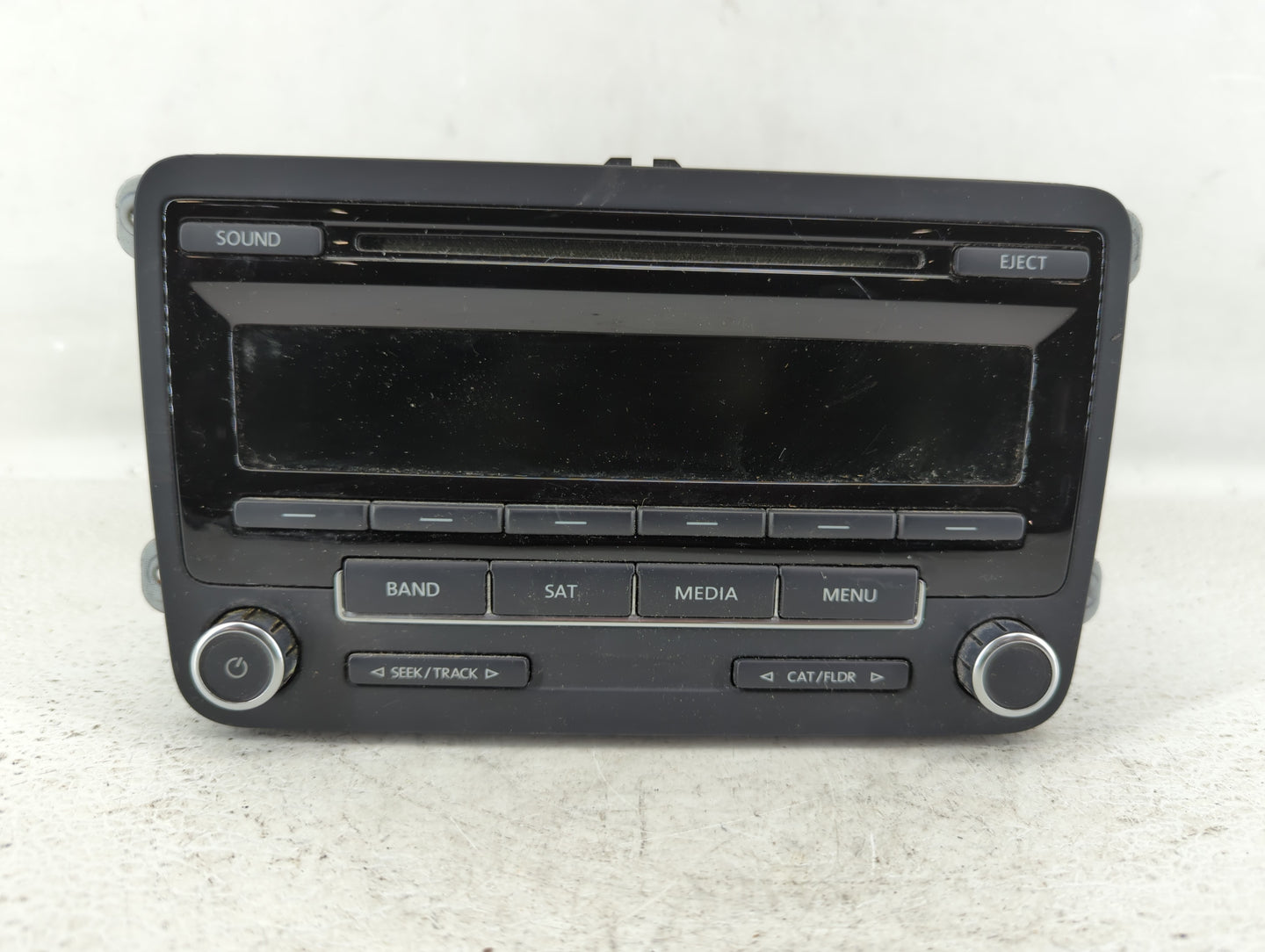 2012-2015 Volkswagen Passat Am Fm Cd Player Radio Receiver - Oemusedautoparts1.com