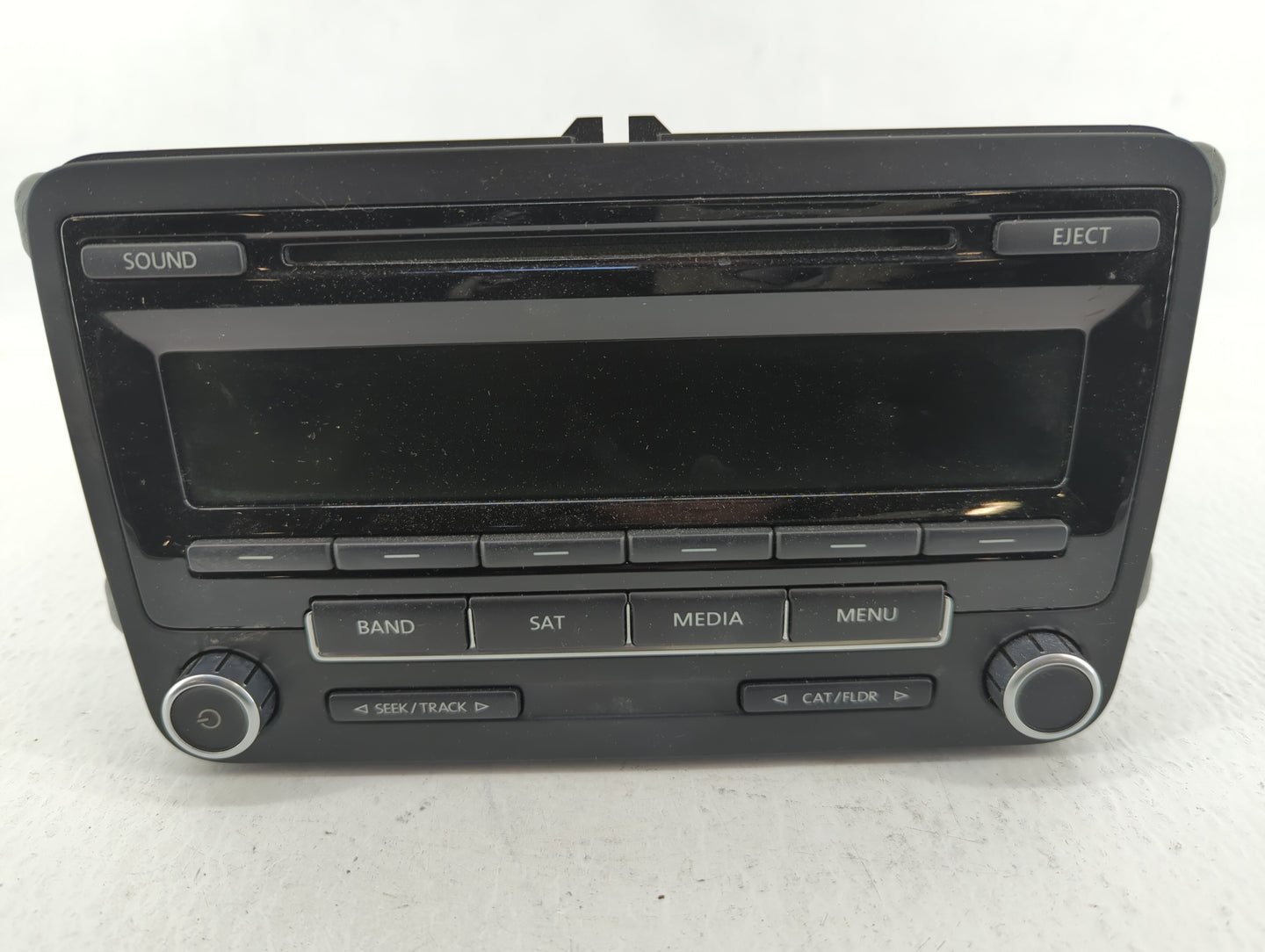 2013-2015 Volkswagen Passat Am Fm Cd Player Radio Receiver - Oemusedautoparts1.com