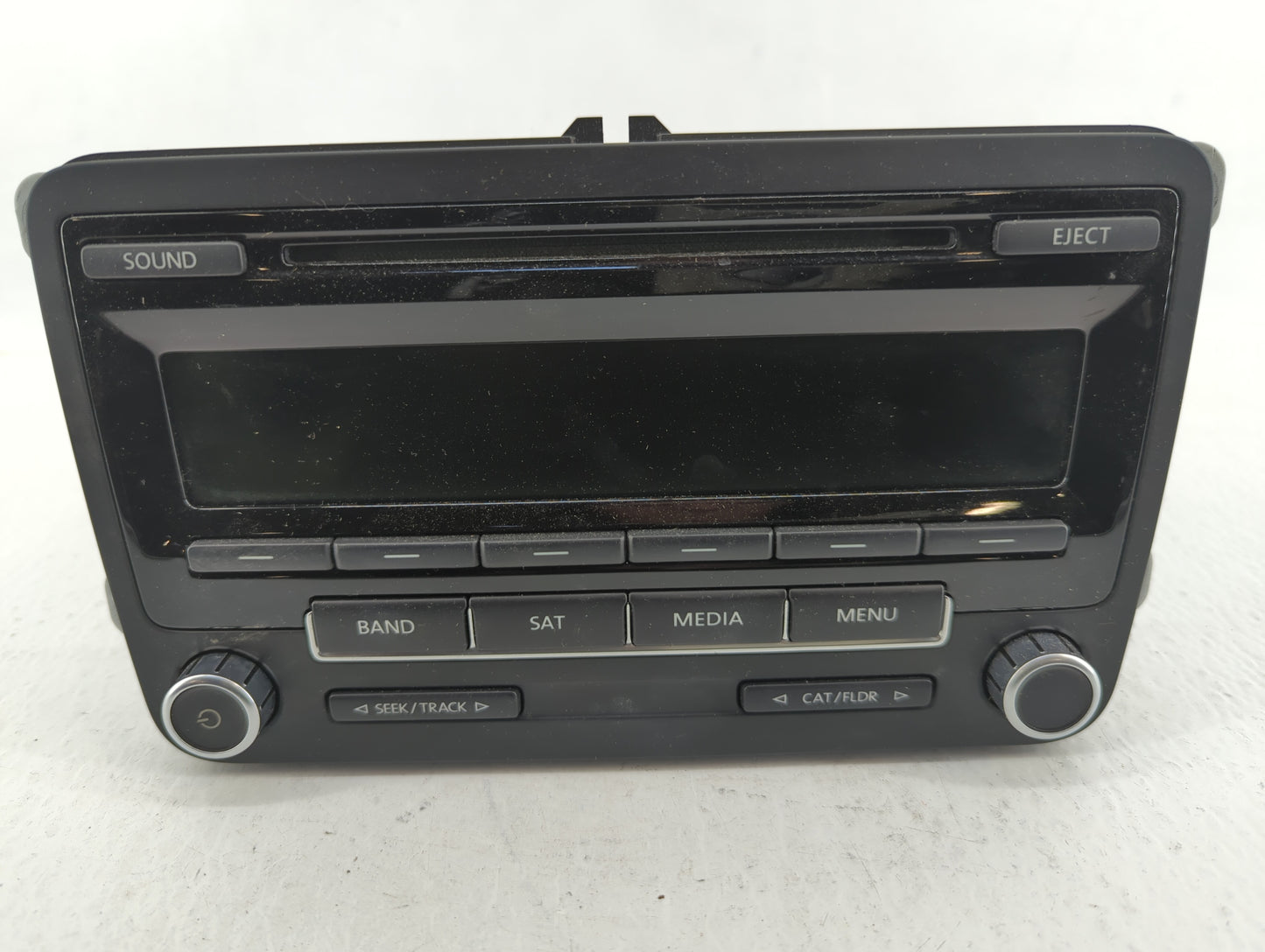 2013-2015 Volkswagen Passat Am Fm Cd Player Radio Receiver - Oemusedautoparts1.com