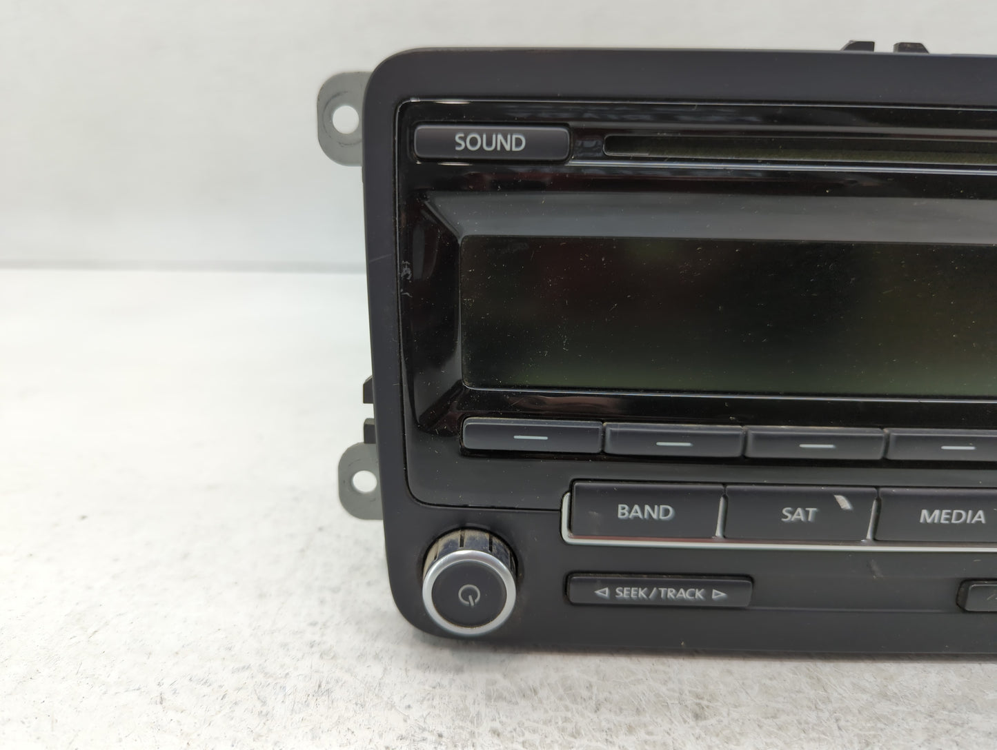 2013-2015 Volkswagen Passat Am Fm Cd Player Radio Receiver - Oemusedautoparts1.com
