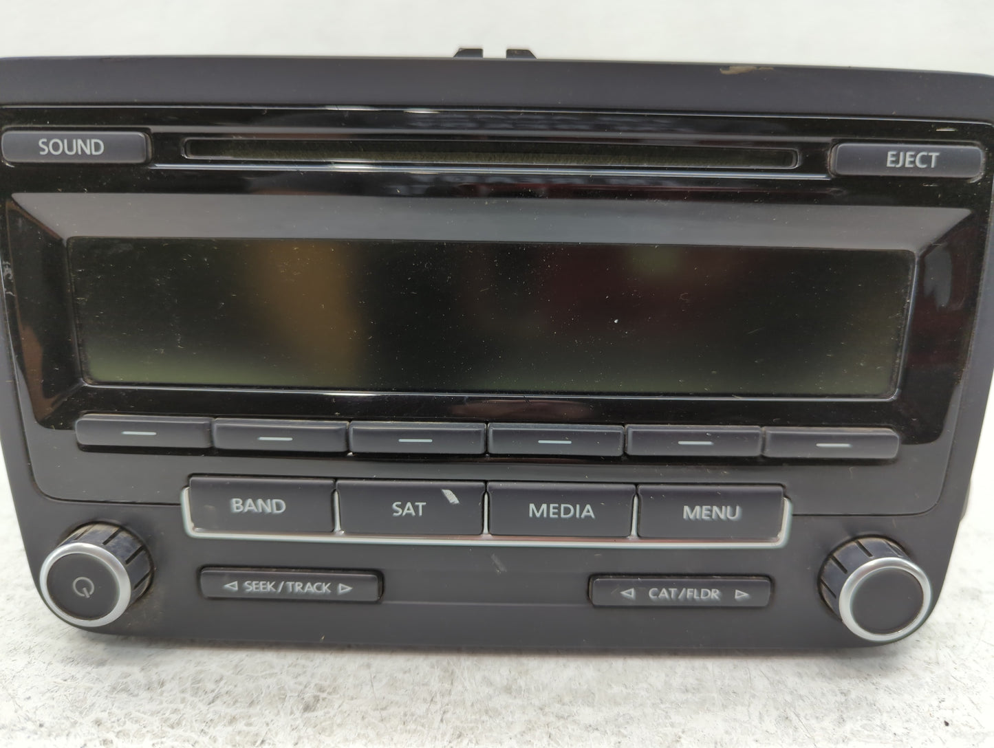 2013-2015 Volkswagen Passat Am Fm Cd Player Radio Receiver - Oemusedautoparts1.com