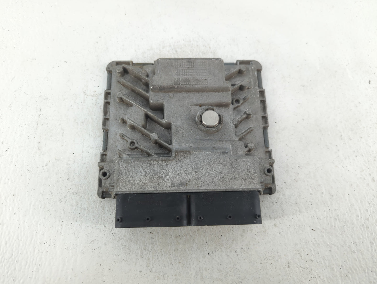 2015 Volkswagen Passat PCM Engine Control Computer ECU ECM PCU OEM P/N:06K 906 071 J Fits OEM Used Auto Parts - Oemusedautop