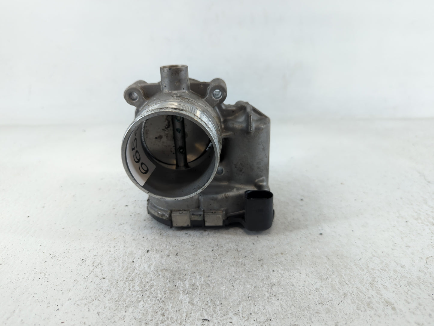 2014-2017 Volkswagen Passat Throttle Body P/N:06K 133 062E Fits Fits 2014 2015 2016 2017 OEM Used Auto Parts - Oemusedautopa