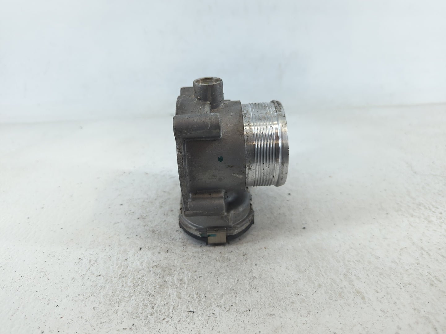 2014-2017 Volkswagen Passat Throttle Body P/N:06K 133 062E Fits Fits 2014 2015 2016 2017 OEM Used Auto Parts - Oemusedautopa