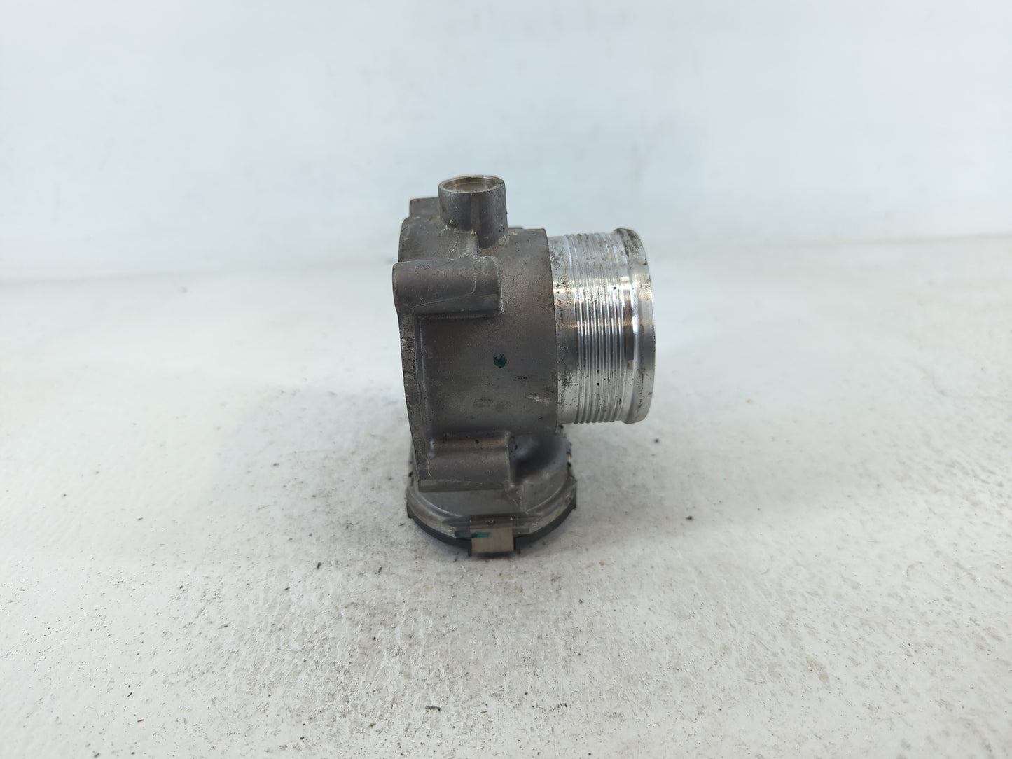 2014-2017 Volkswagen Passat Throttle Body P/N:06K 133 062E Fits Fits 2014 2015 2016 2017 OEM Used Auto Parts - Oemusedautopa