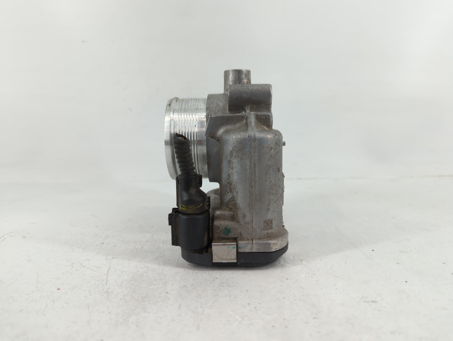 2014-2017 Volkswagen Passat Throttle Body P/N:06K 133 062 E Fits Fits 2014 2015 2016 2017 OEM Used Auto Parts - Oemusedautop