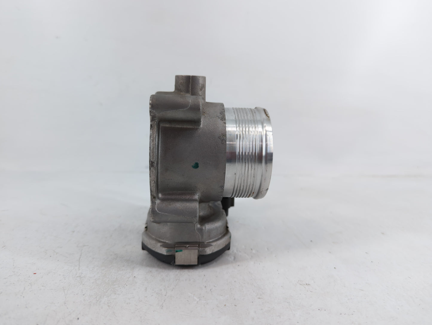 2014-2017 Volkswagen Passat Throttle Body P/N:06K 133 062 E Fits Fits 2014 2015 2016 2017 OEM Used Auto Parts - Oemusedautop