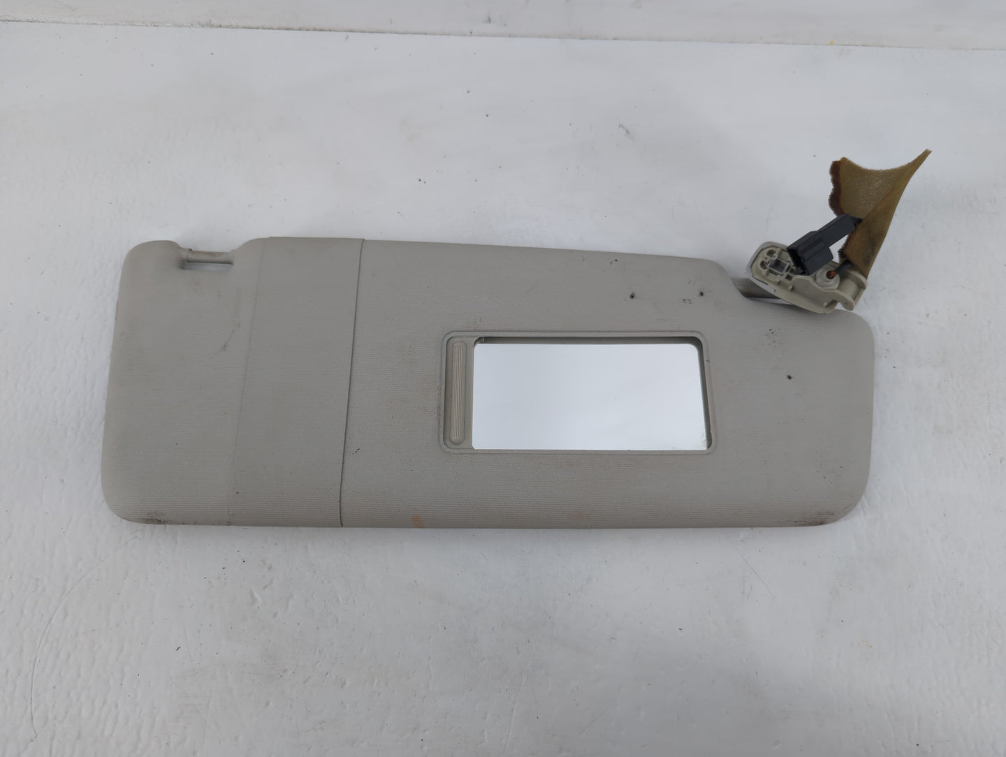 2012-2020 Volkswagen Passat Sun Visor Shade Replacement Passenger Right Mirror Fits OEM Used Auto Parts - Oemusedautoparts1.