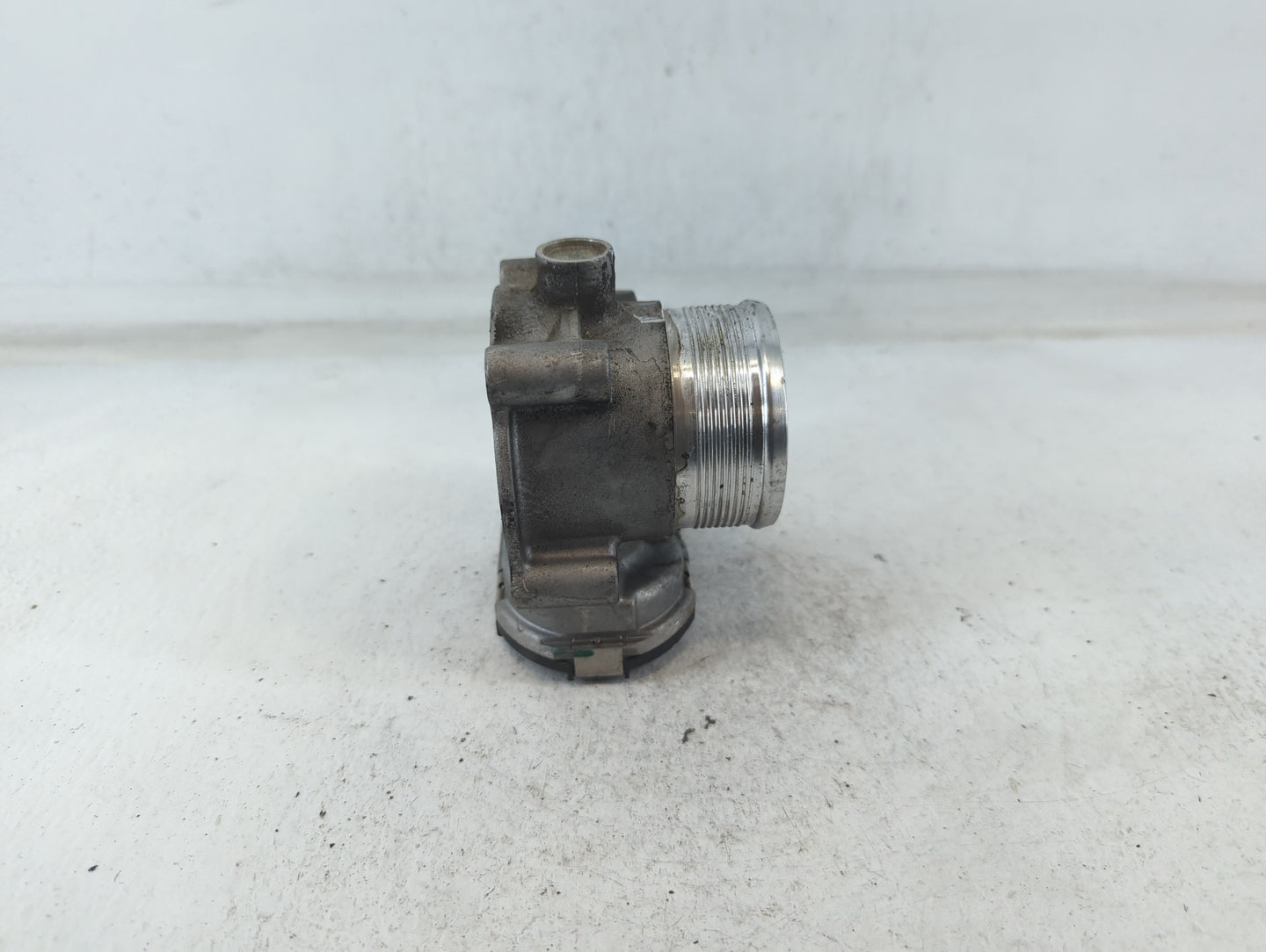 2014-2017 Volkswagen Passat Throttle Body P/N:06K 133 062 E Fits Fits 2014 2015 2016 2017 OEM Used Auto Parts - Oemusedautop