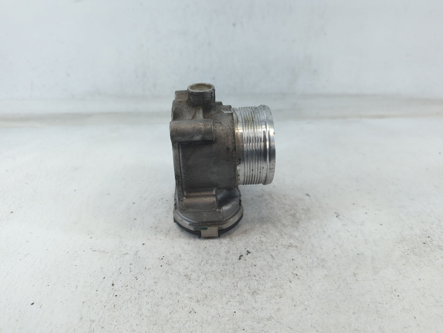 2014-2017 Volkswagen Passat Throttle Body P/N:06K 133 062 E Fits Fits 2014 2015 2016 2017 OEM Used Auto Parts - Oemusedautop