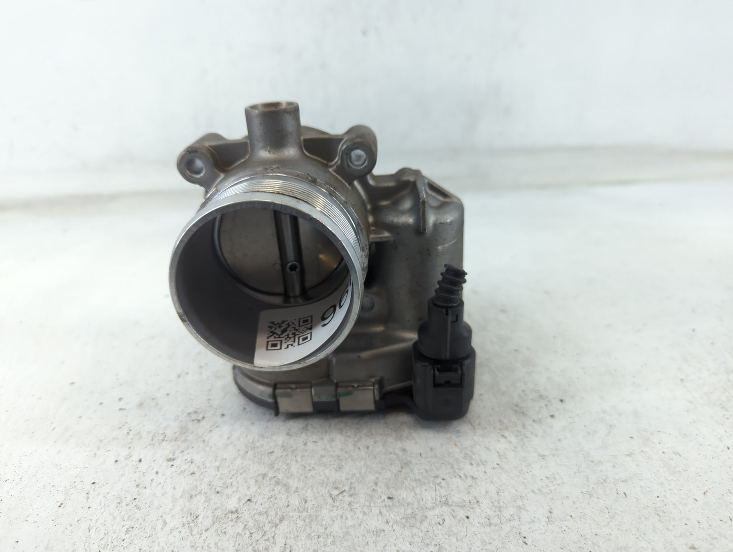 2014-2017 Volkswagen Passat Throttle Body P/N:06K 133 062 E Fits Fits 2014 2015 2016 2017 OEM Used Auto Parts - Oemusedautop